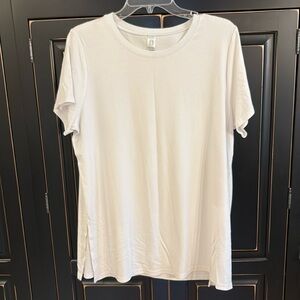 SPANX Size 1X Perfect Length White Short Sleeve Tee